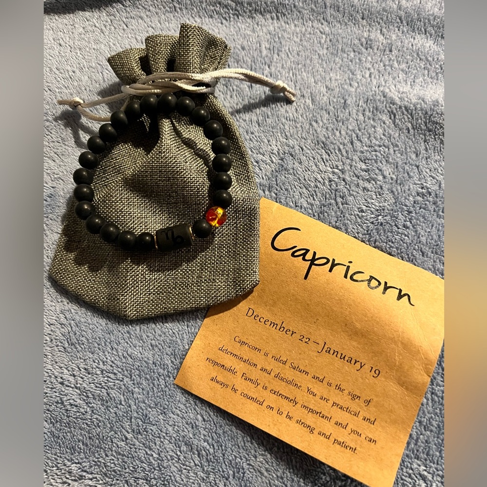 🚨I have all the other zodiac sign 
Bracelet for men or woman /Capricorn